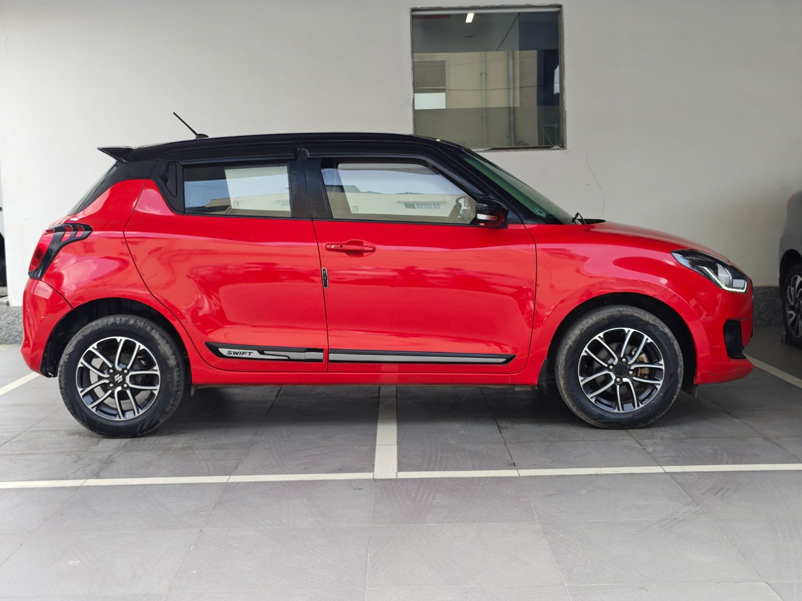 MARUTI SUZUKI SWIFT ZXI+ DUAL TONE